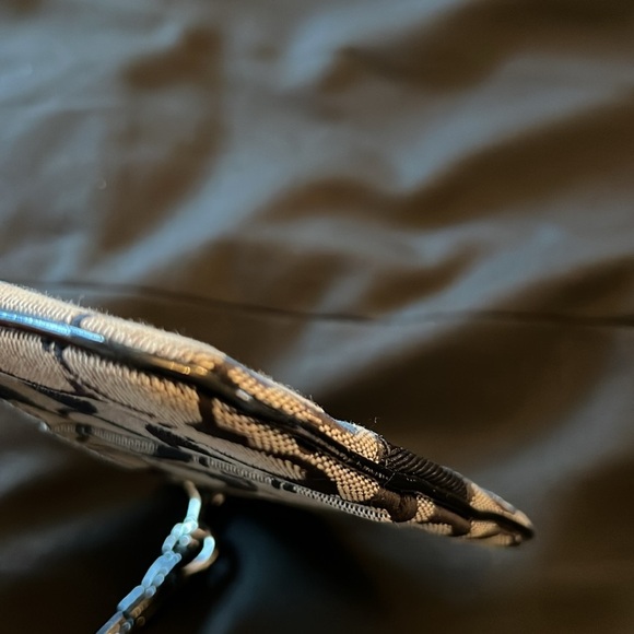 Coach classic signature canvas wristlet EUC - Picture 12 of 13